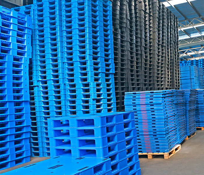 堆碼無(wú)憂：揭秘適合倉(cāng)儲(chǔ)堆碼的塑料托盤類型