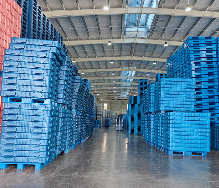 塑料托盤(pán)雙雄對(duì)決：聚乙烯與聚丙烯的異同探秘