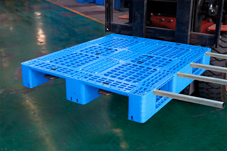 611748394503622.jpg 小牛電動(dòng)車攜手軒盛塑業(yè).jpg